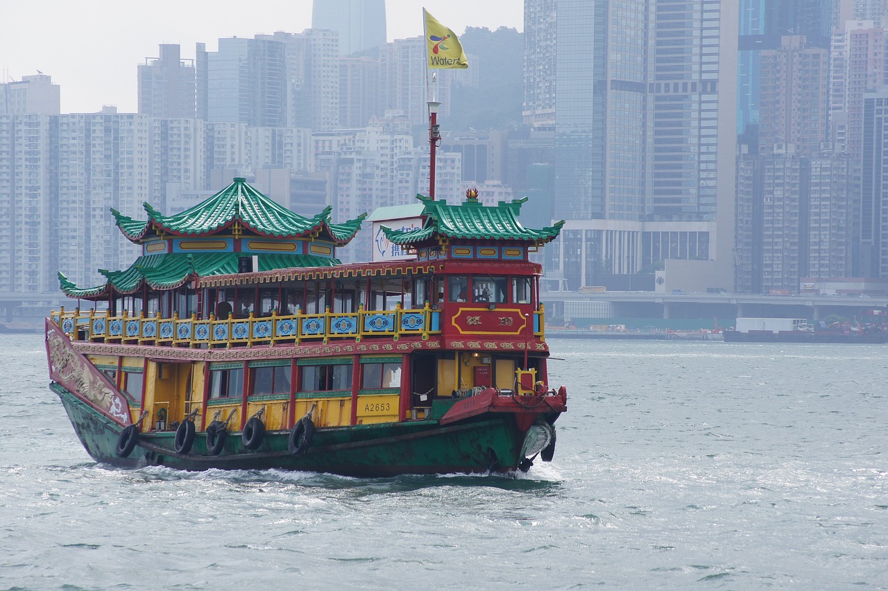 香港台风最新消息，动态、应对措施及天气预报